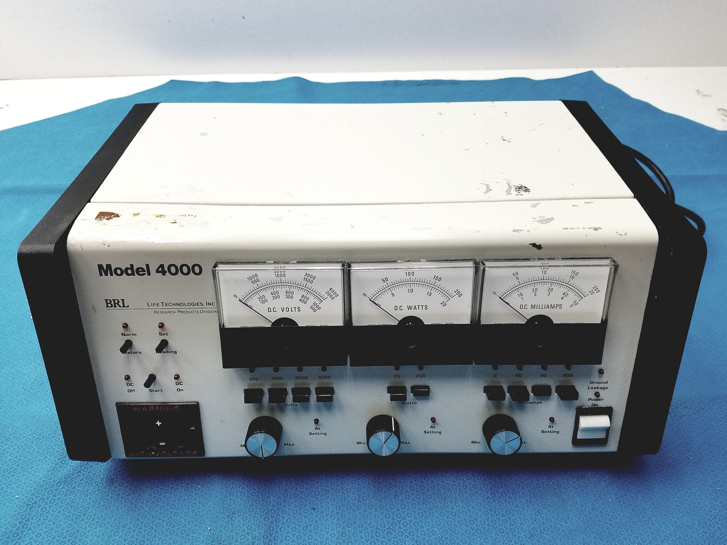 BRL Life Technologies Model 4000 Electrophoresis Power Supply