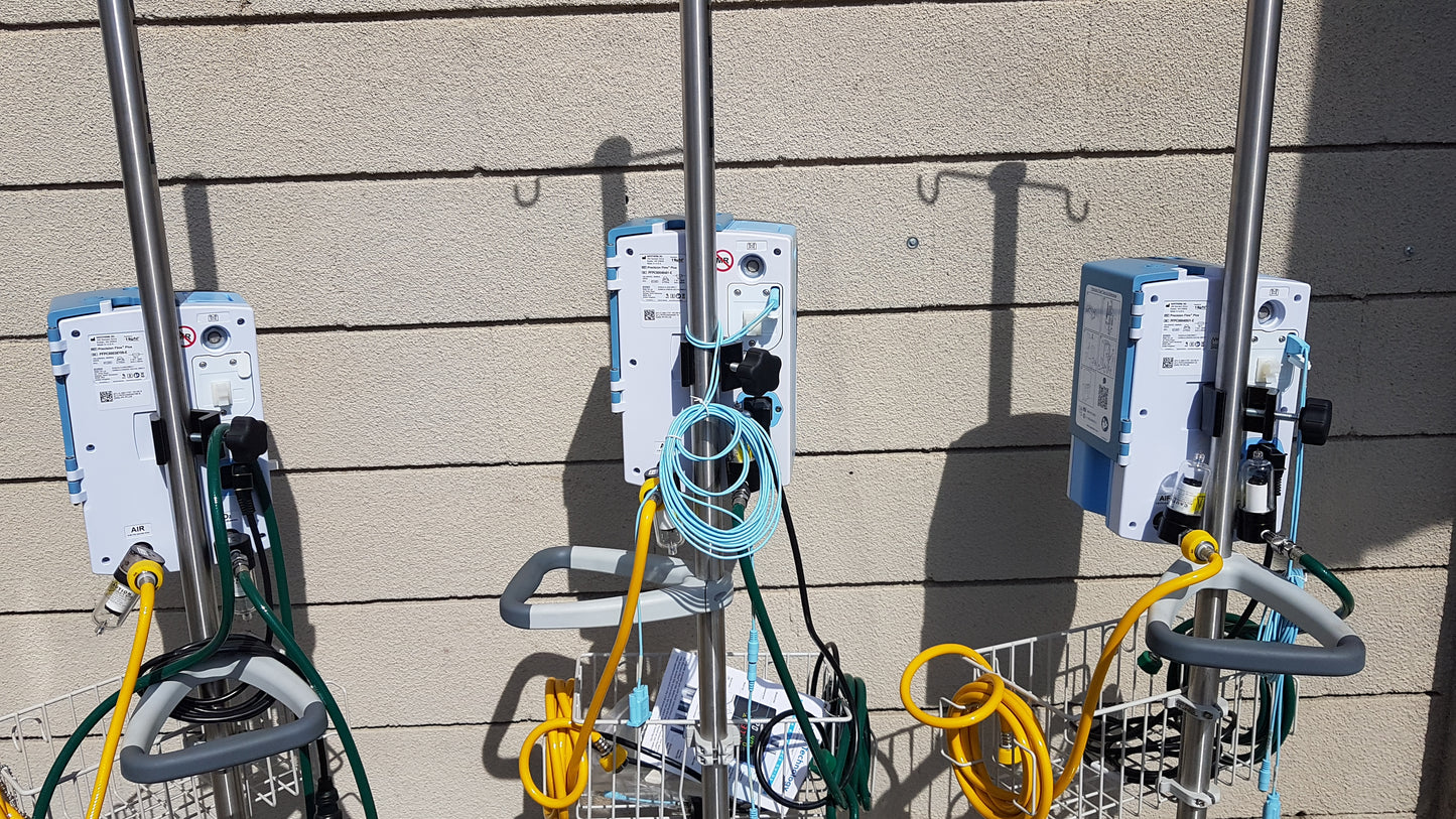 Lot of 3 Vapotherm Respiratory Therapy Units With Stands Ref Precision Flow Plus