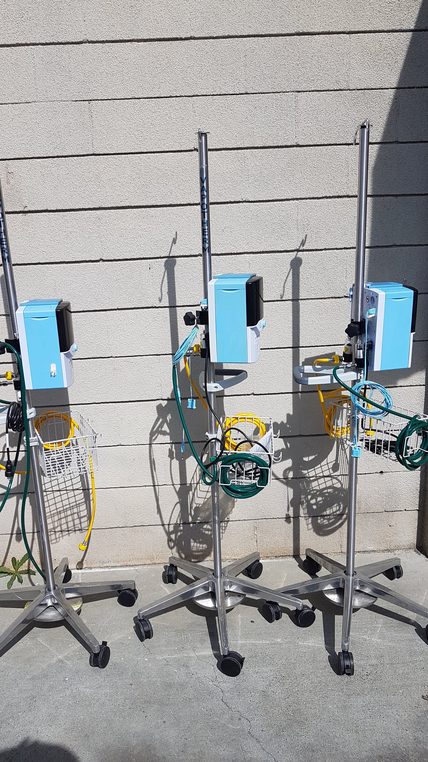 Lot of 3 Vapotherm Respiratory Therapy Units With Stands Ref Precision Flow Plus