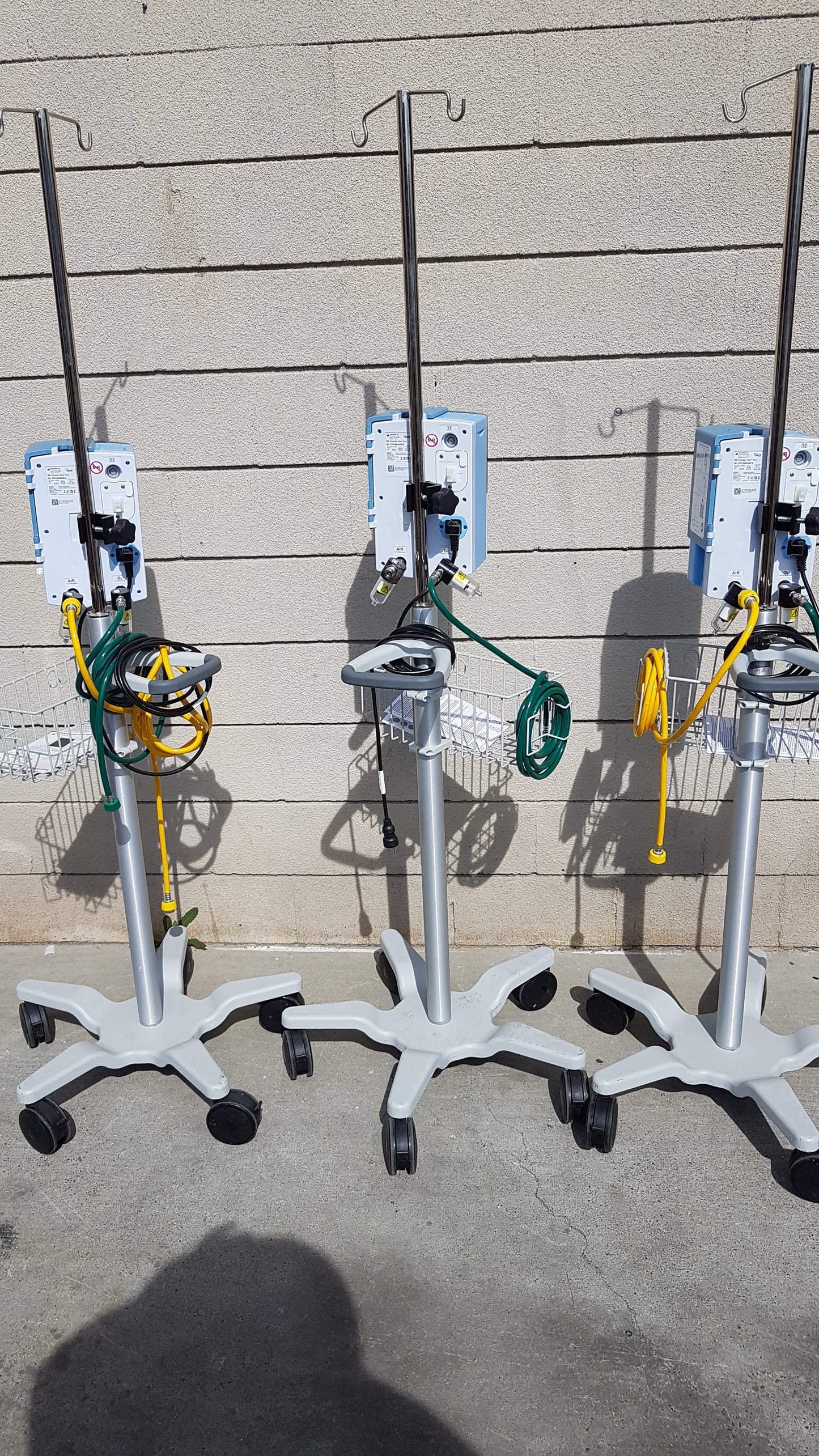 Lot of 3 Vapotherm Respiratory Therapy Units With Stands Ref Precision Flow Plus