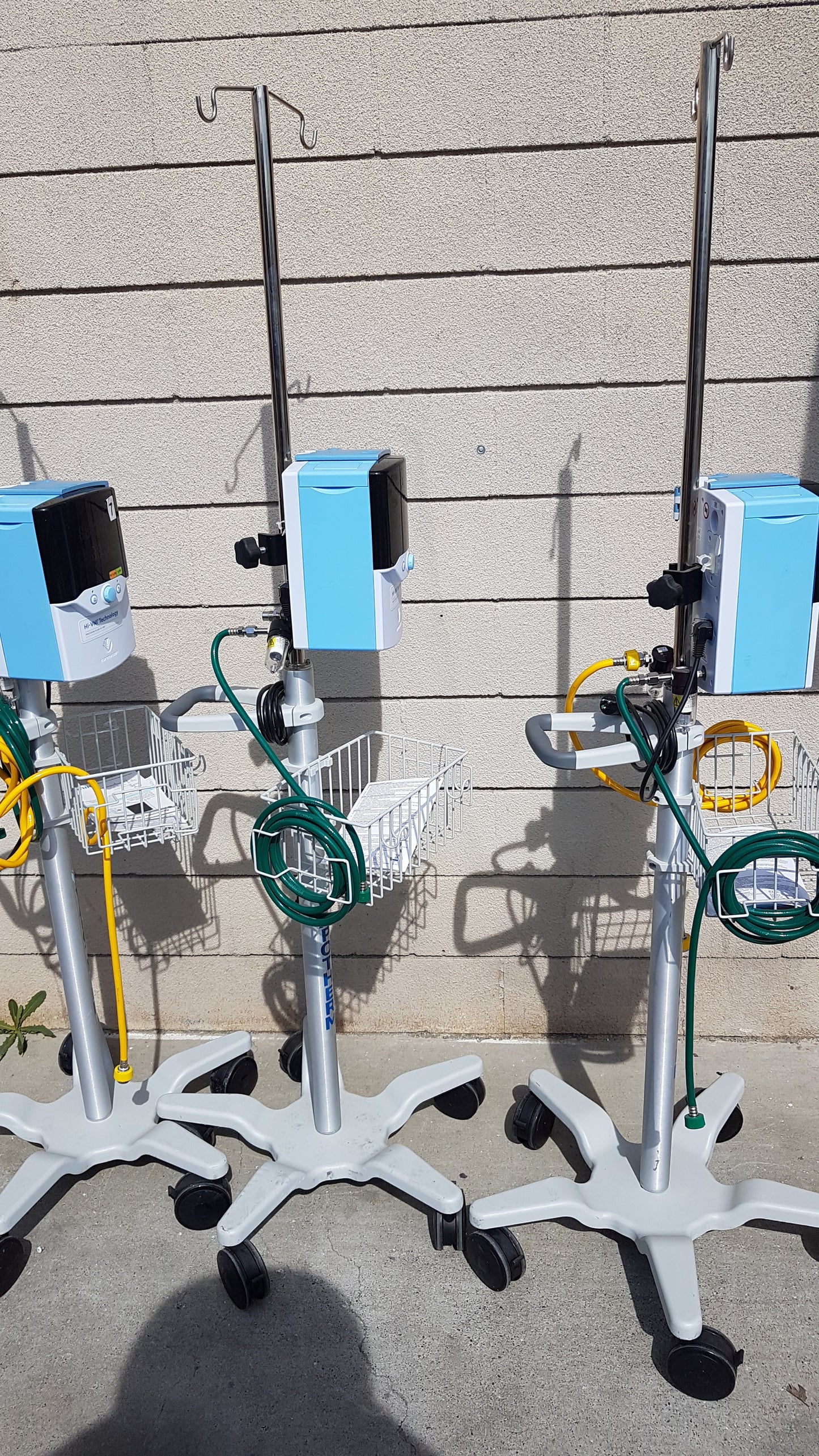 Lot of 3 Vapotherm Respiratory Therapy Units With Stands Ref Precision Flow Plus