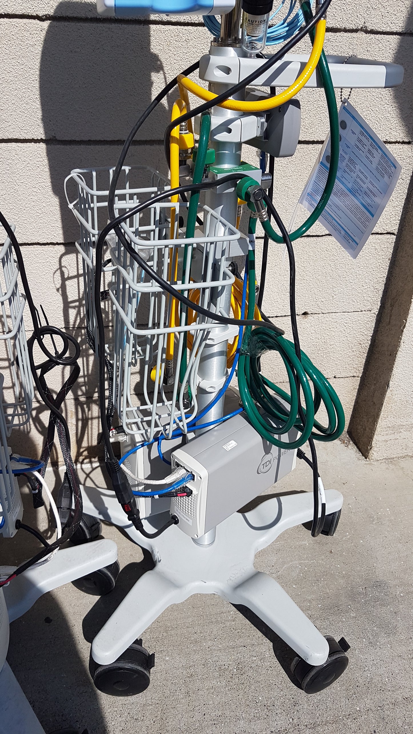 Lot of 3 Hi-VNI Technology Precision Flow Plus Respiratory Therapy Units With Stands