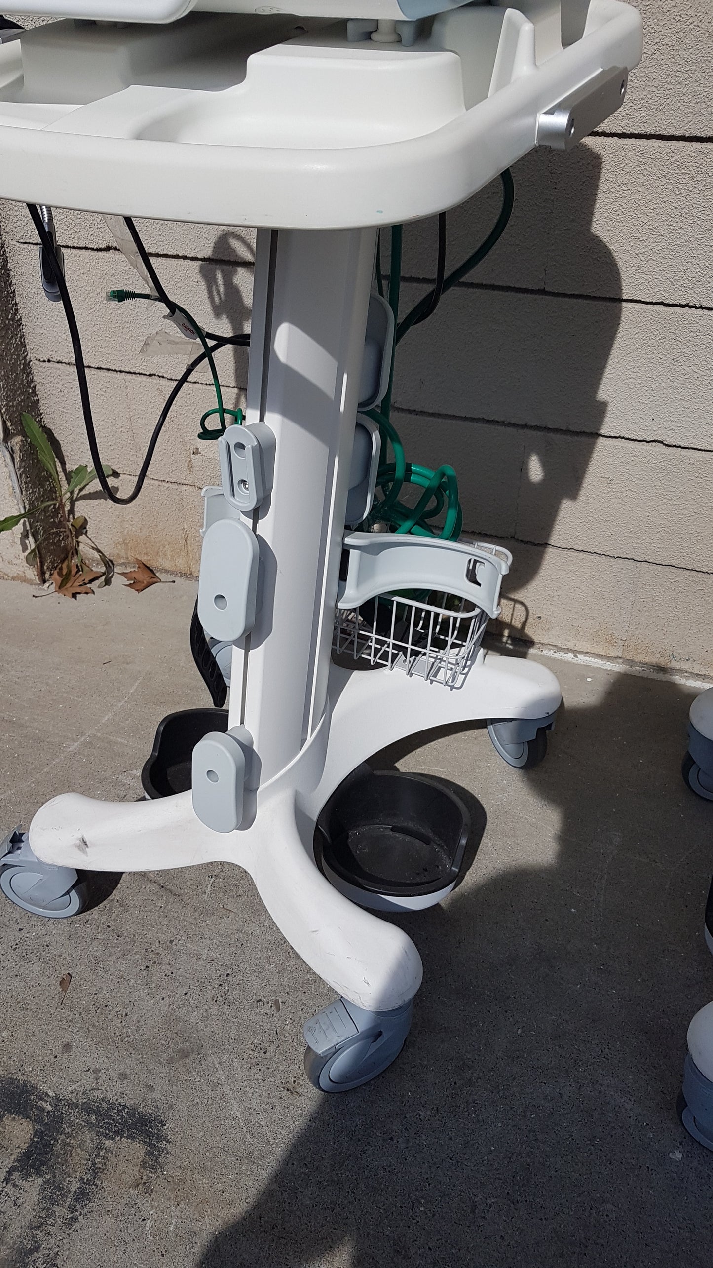 Lot of 3 Philips Respironics V60 Ventilators With Rolling Stands