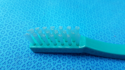 Lot of 100 Key Surgical Instrument Cleaning Brushes Toothbrush Style