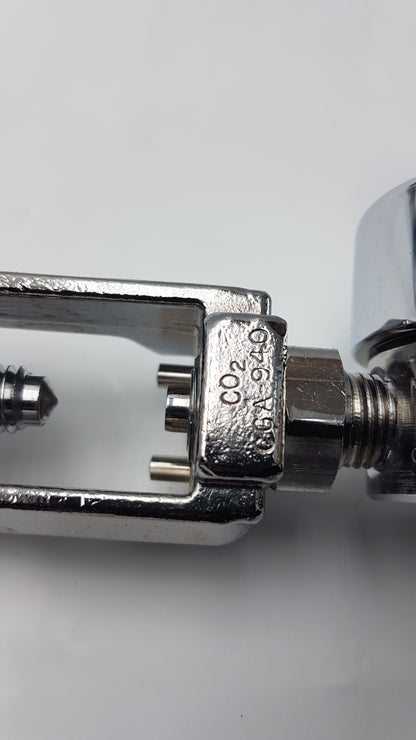 Western Medica Gas Pressure Regulator With Carbon Dioxide Flowmeter