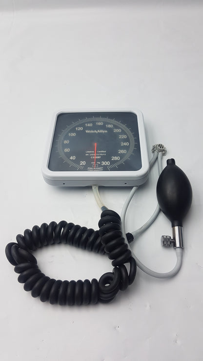 Welch Allyn Aneroid Blood Pressure Sphygmomanometer S/N 150113170645