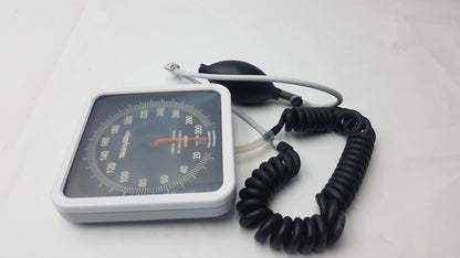 Welch Allyn Aneroid Blood Pressure Sphygmomanometer S/N 150113170645
