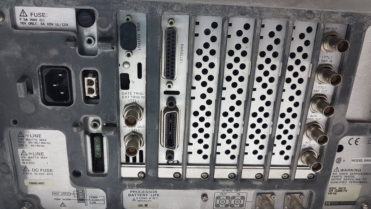 Hewlett Packard ESA-L1500A Portable Spectrum Analyzer 9 kHz -1.5 GHz