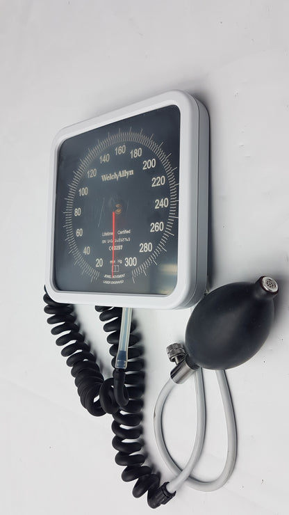 Welch Allyn Aneroid Blood Pressure Sphygmomanometer S/N 141216012765