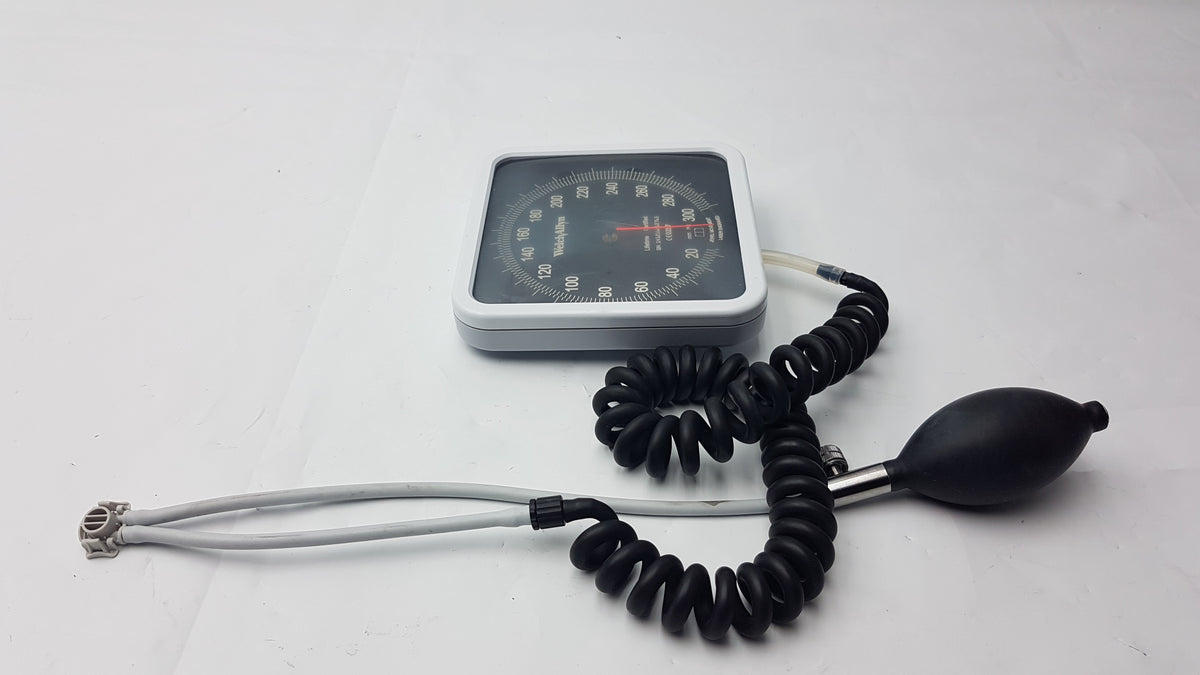 Welch Allyn Aneroid Blood Pressure Sphygmomanometer S/N 141216012765