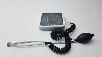 Welch Allyn Aneroid Blood Pressure Sphygmomanometer S/N 141216012765