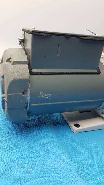 Marathon Electric Leybold Trivac D16BCS Rotary Vacuum Pump P/N 72260117 - For Parts