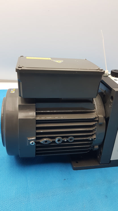 Agilent Technologies DS602 Dual Stage Oil-Sealed Mechanical Vacuum Pump Rotary Vane Pump P/N 9499335
