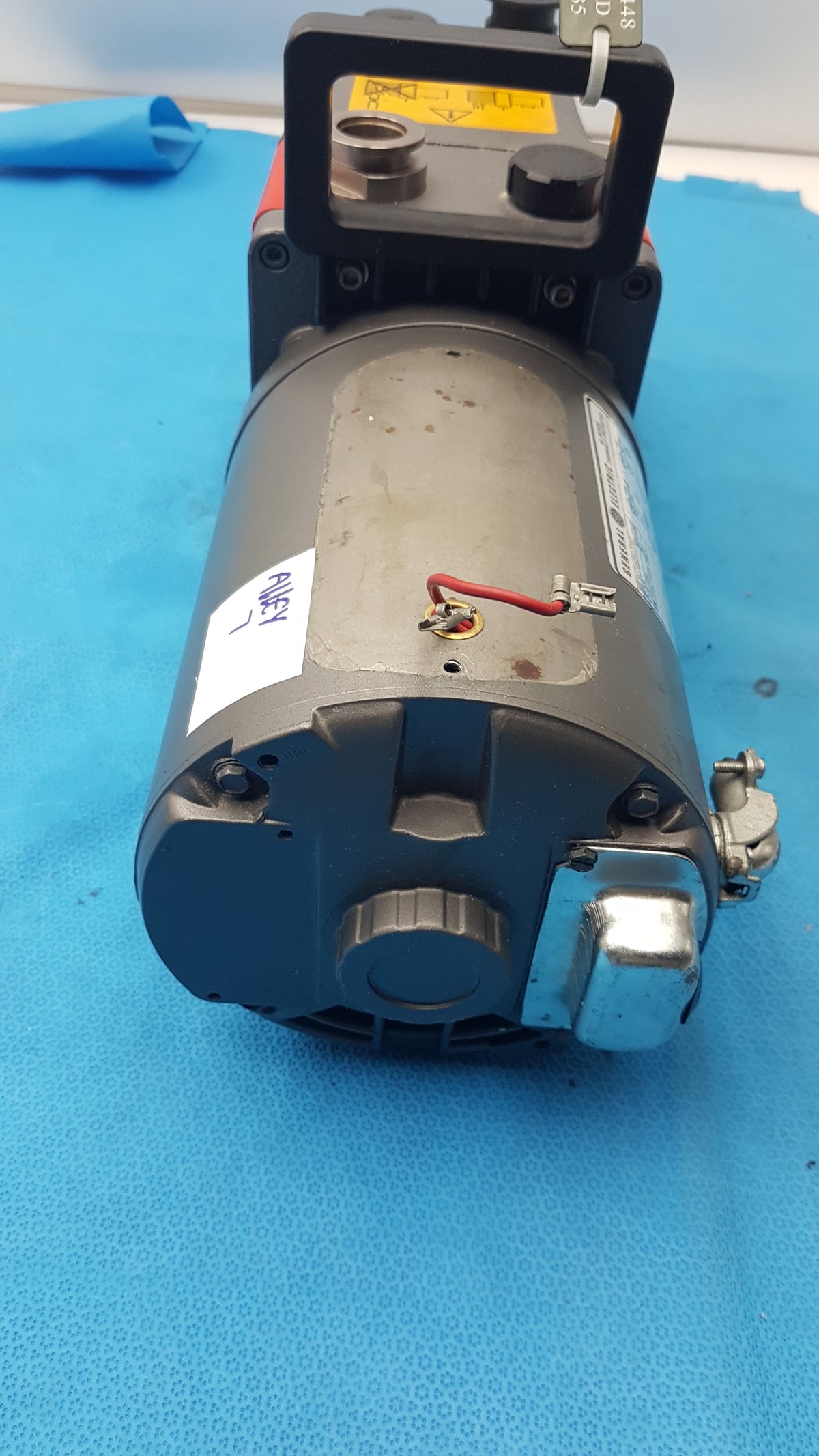 Edwards E2M-12 Dual Stage Rotary Vane Vacuum Pump With General Electric 3/4 HP Ac Motor M0D 5KC45PG1738T