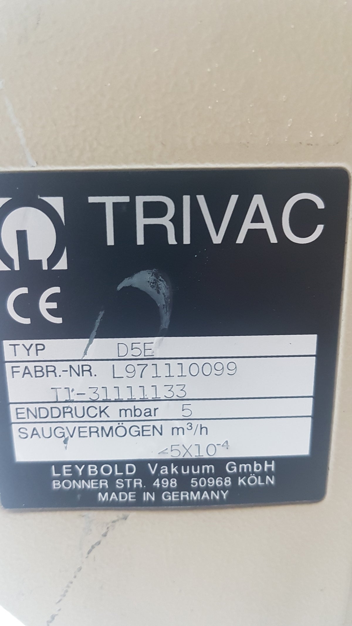 Leybold Trivac D5E Dual Stage Oil Sealed Rotary Vane Vacuum Pump