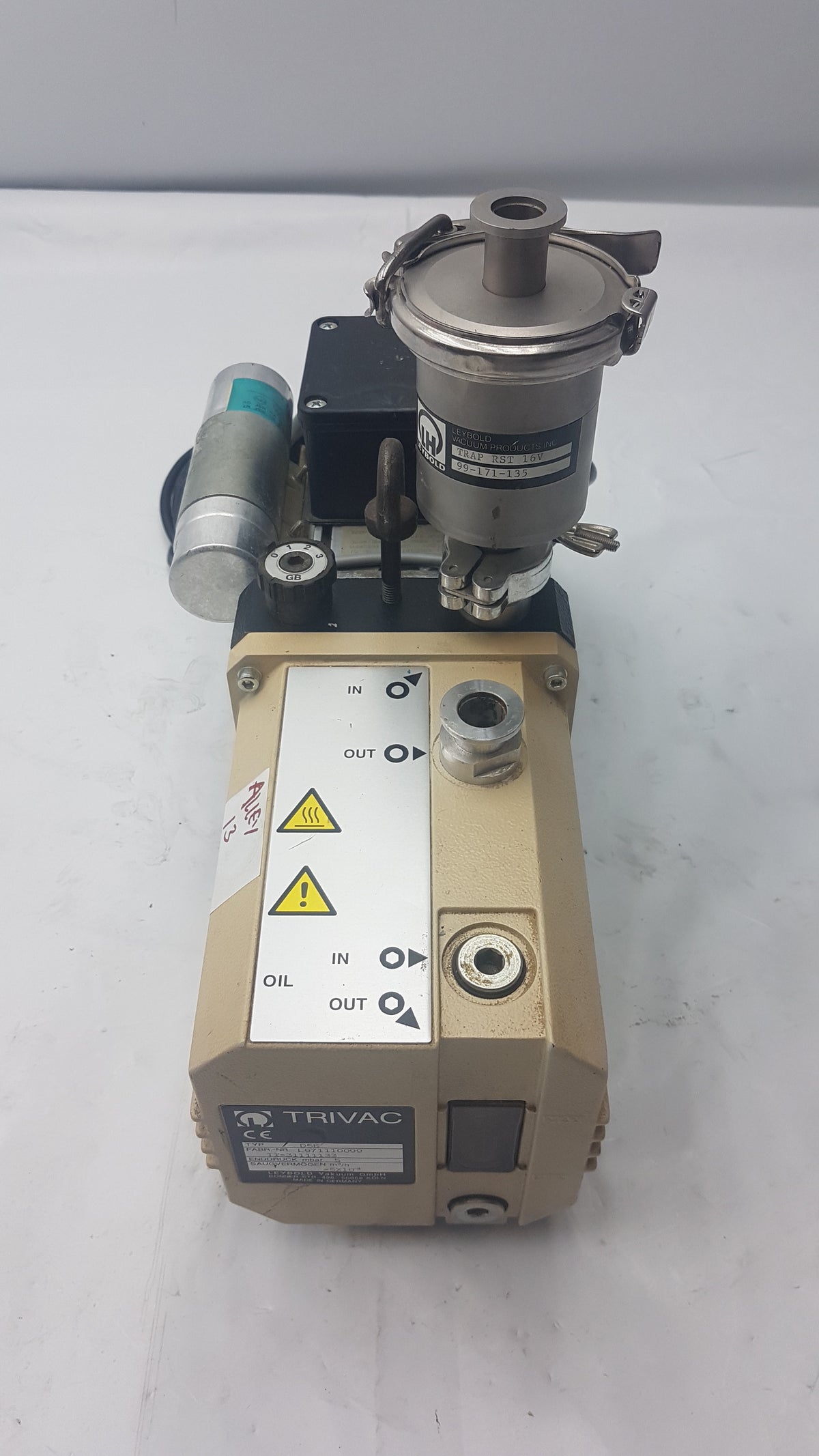 Leybold Trivac D5E Dual Stage Oil Sealed Rotary Vane Vacuum Pump