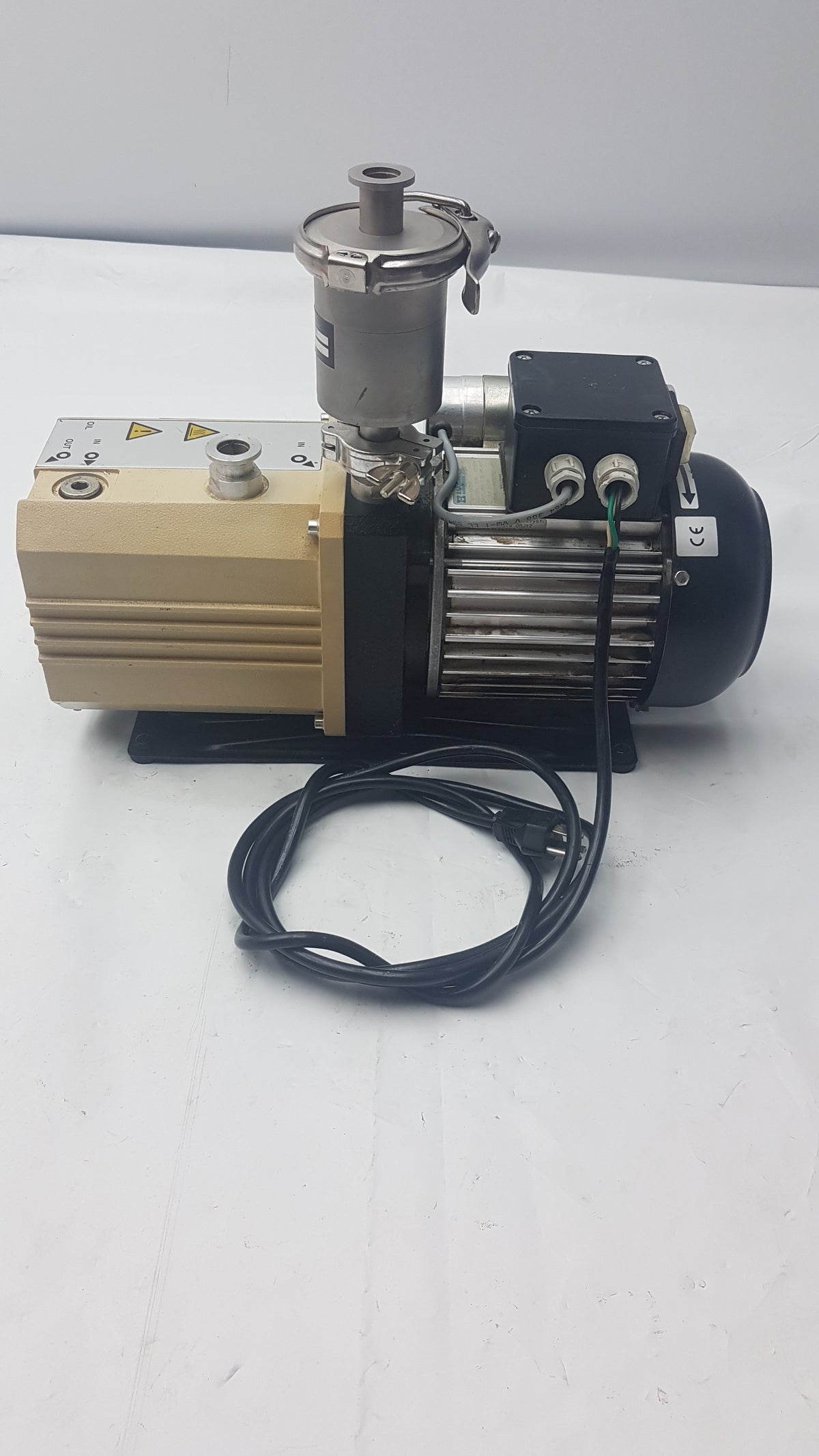 Leybold Trivac D5E Dual Stage Oil Sealed Rotary Vane Vacuum Pump