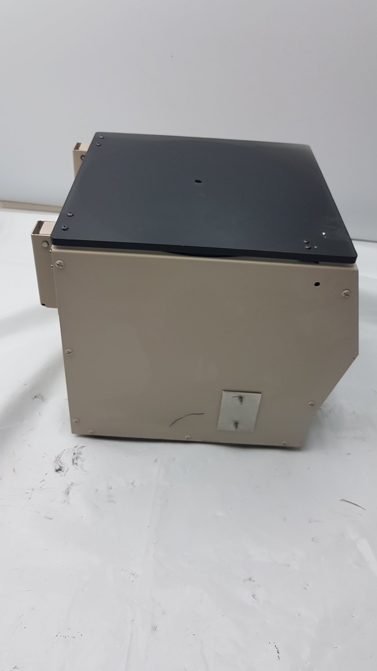 The Silent Solution Silencer 2100 Centrifuge System 117V 60Hz Model - S2100
