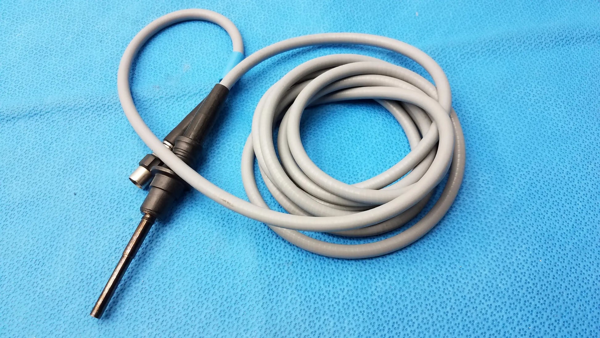 Reuse Medical Equipment 266537 Autoclavable Fiber Optic Light Guide Cable Fiber Optic Light Guide Cable, second-hand product photo 4
