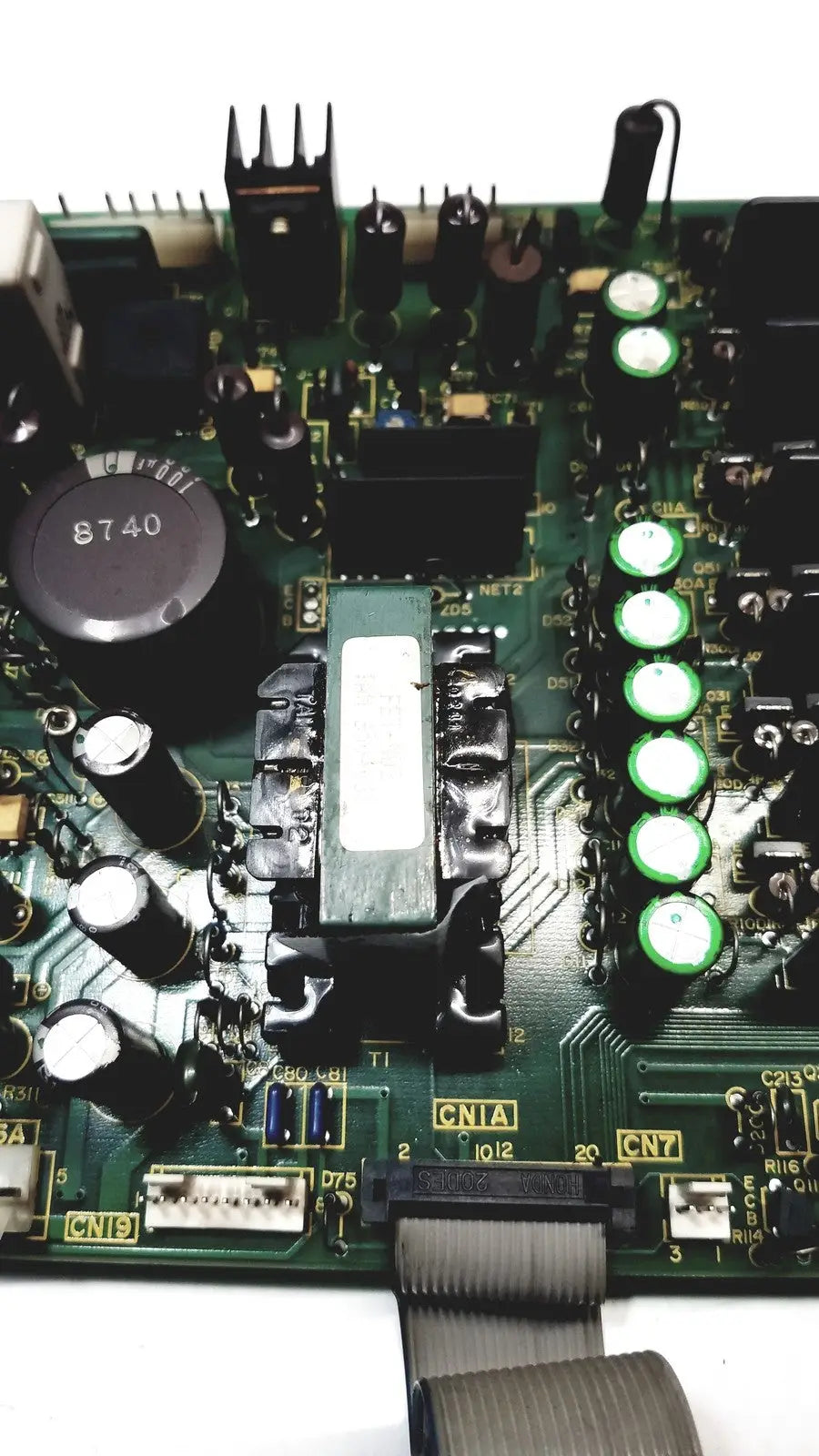 Green circuit board 2p8414t mother board with black capacitors green led indicators and cnia integrated circuit
