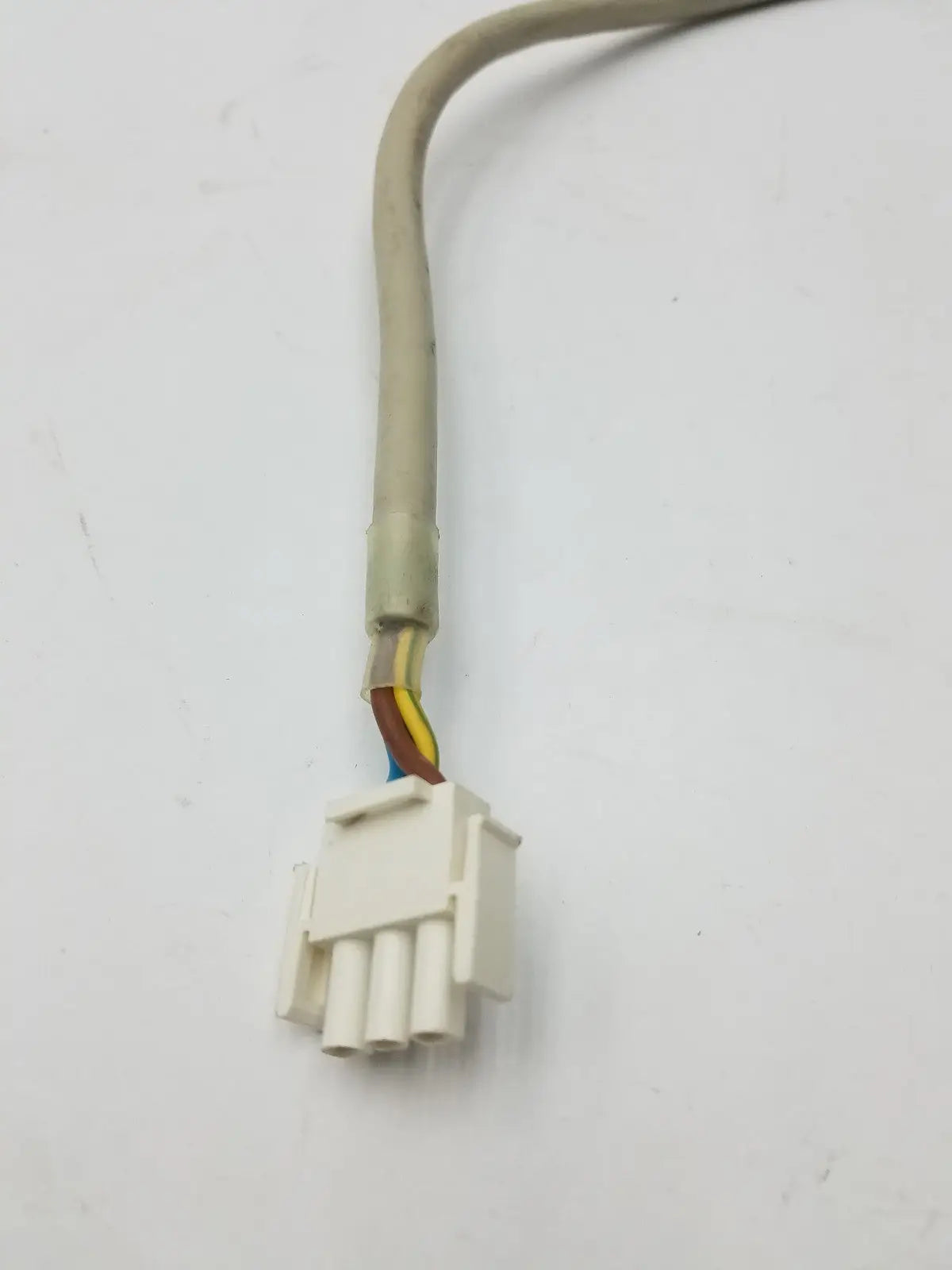 Beige insulated 3 pin female adapter cable with white plastic multi-pin connector housing for secure connections