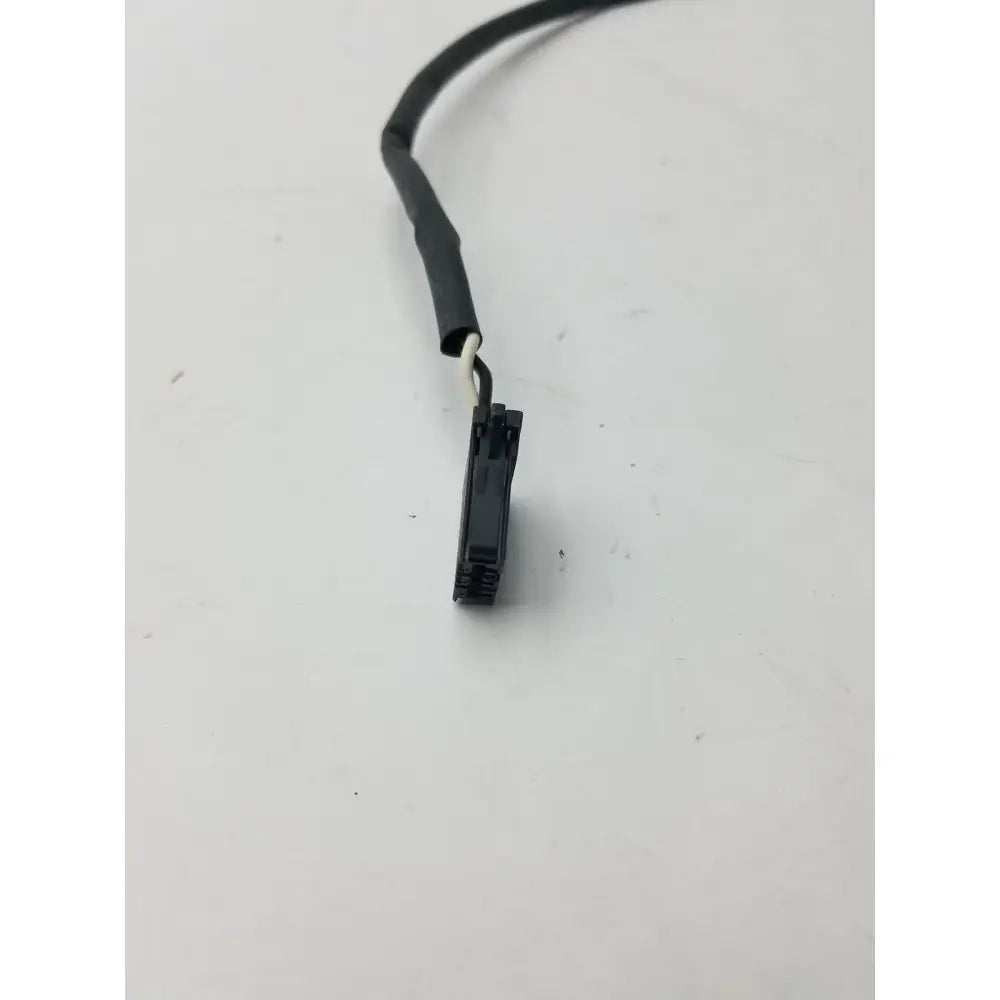 Black plastic 3 pin female cable with black insulated wire for secure electrical connections