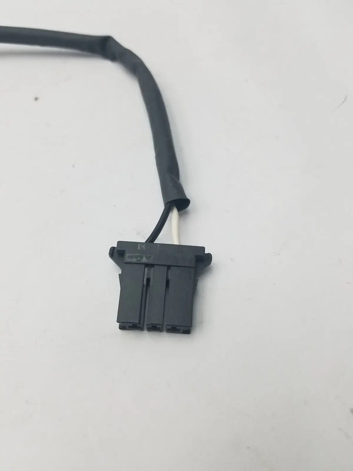Black plastic 3 pin female connector wire with black insulated cable for secure electrical connections