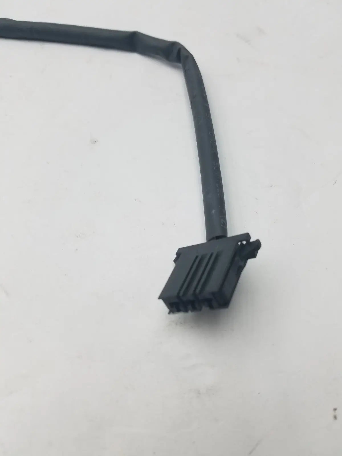 Black plastic 3 pin female connector wire cable with rectangular ridged plug end for secure connections