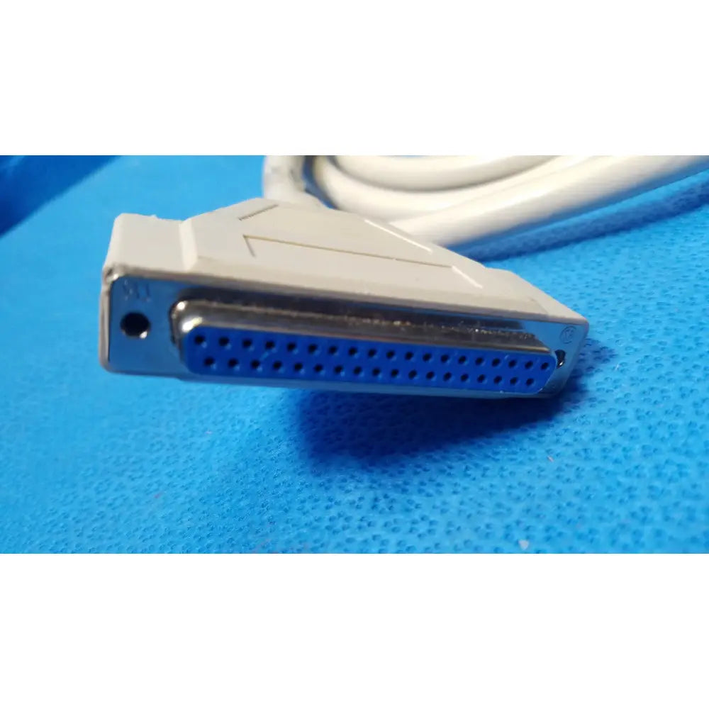 White d-sub 25-pin male to female connector cable with metallic blue interior and plastic housing lot of 3