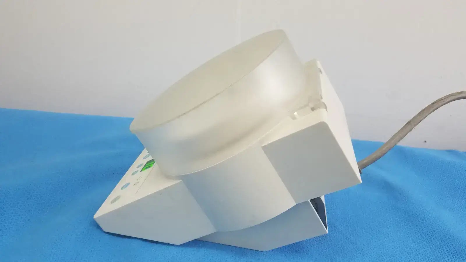 3M ESPE ROTOMIX Capsule Mixing unit 120V / 60 Hz D-82229 Ser. No 960401010284 Capsule Mixing Unit, second-hand product photo 5
