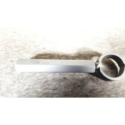 Silver 3m l296 precision alignment tool with hexagonal handle and circular ring end in driver ii autoclave tray air set