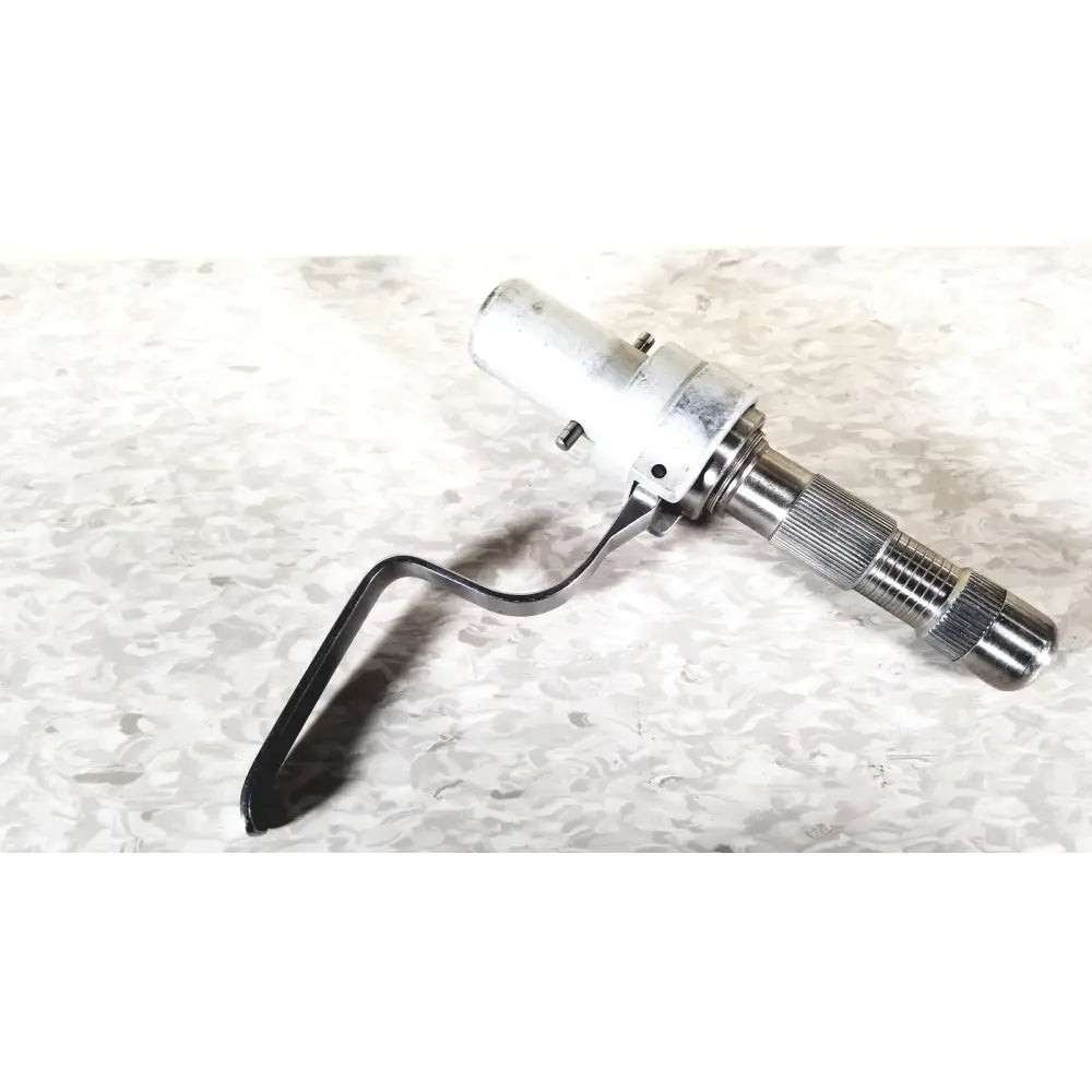 Metallic 3m maxi driver ii autoclave tool with white cylindrical head, threaded shaft, and black curved handle for tray air powered use