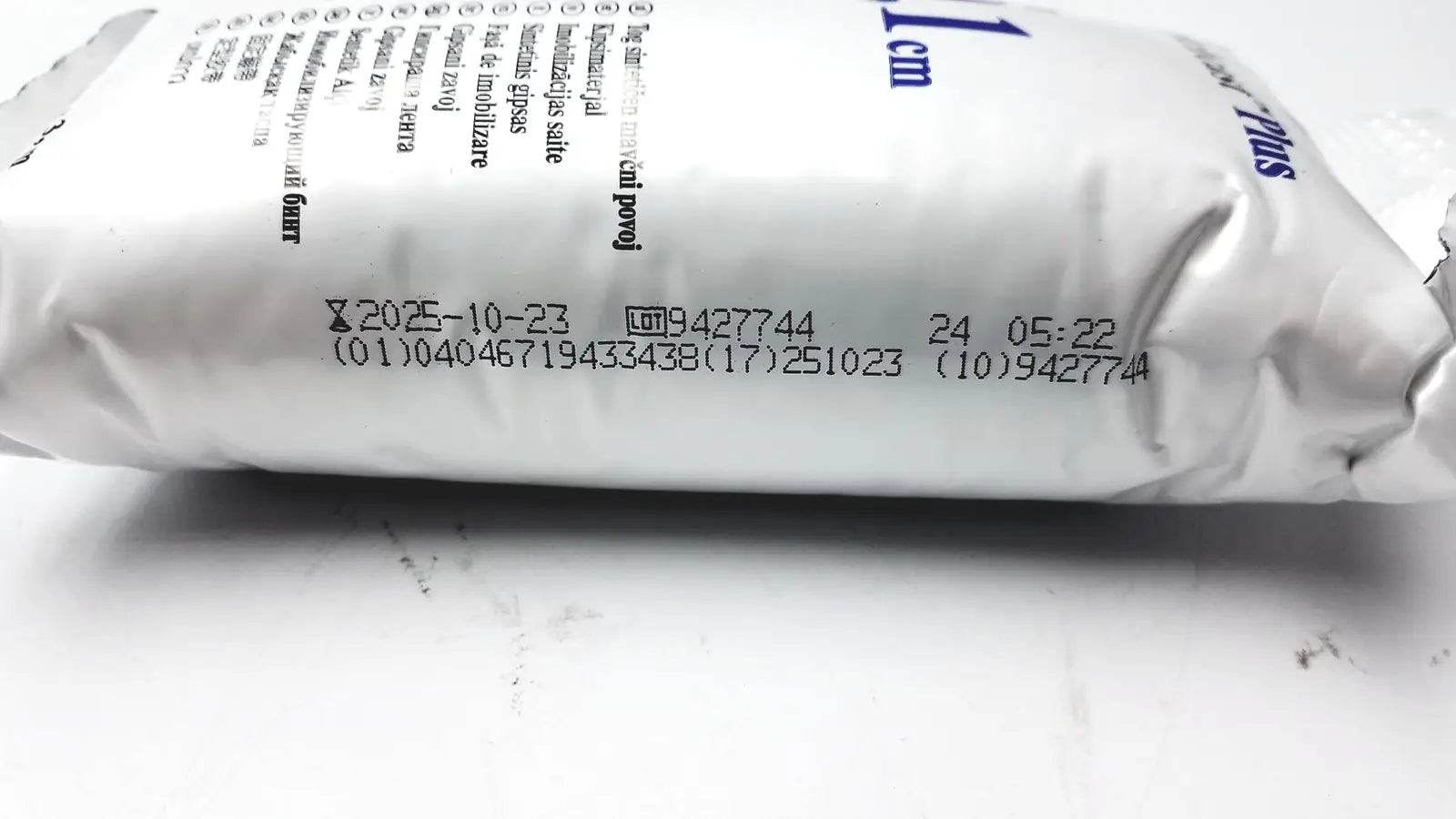 3M Scotchcast Plus 4 in x 4 yd Ref. 8200 Casting Tape, new product photo 3