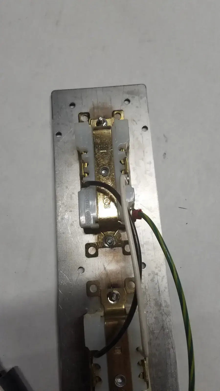Generic 4 Female Electric Board Strip, Line Output 400VA Max Power Strip, second-hand product photo 14