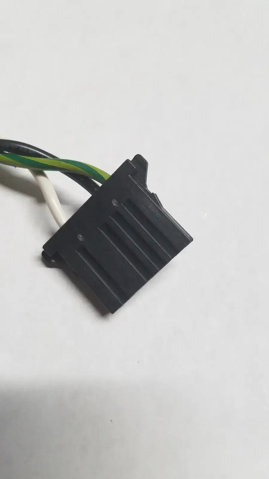 Generic 4 Female Electric Board Strip, Line Output 400VA Max Power Strip, second-hand product photo 10