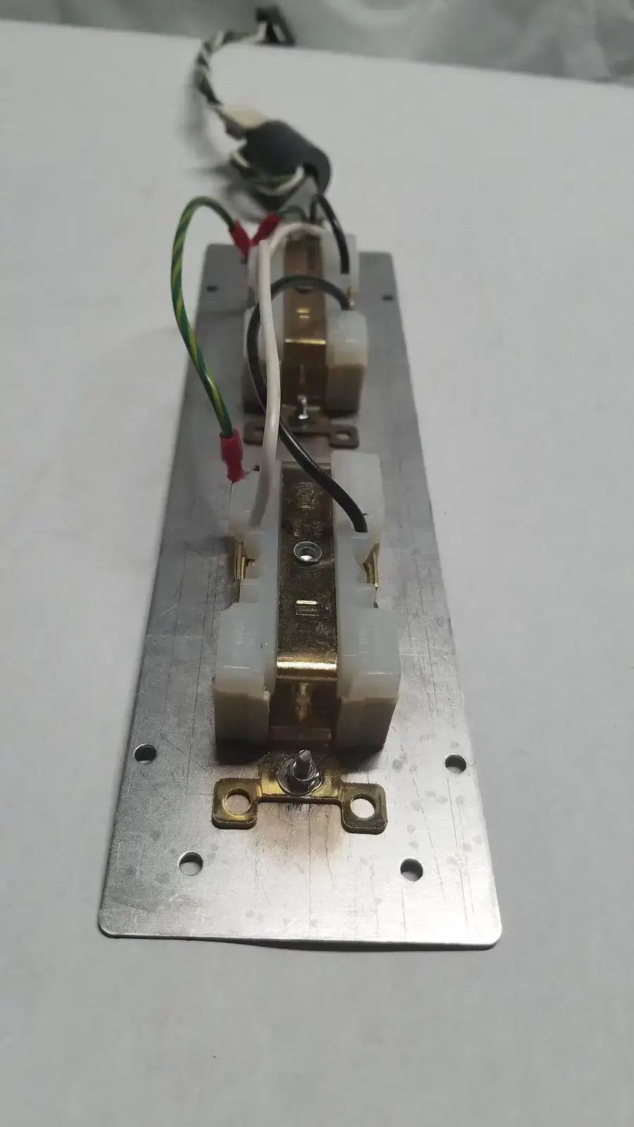 Generic 4 Female Electric Board Strip, Line Output 400VA Max Power Strip, second-hand product photo 6