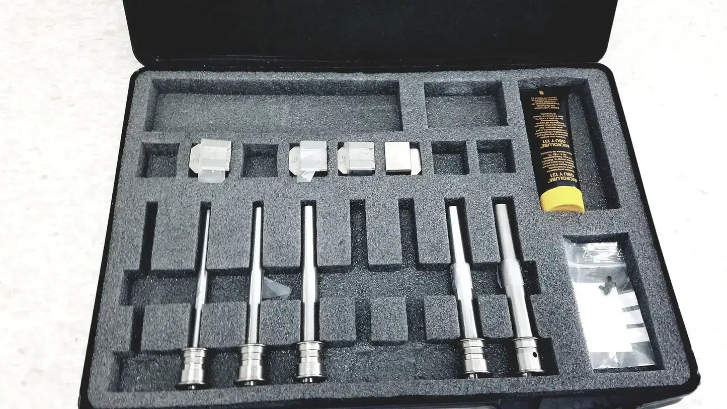 Generic 4X and 4X Accessories with Kluber Lubrication Microlube GBU Y 131 Maintenance & Lubrication Kit, second-hand product photo 1
