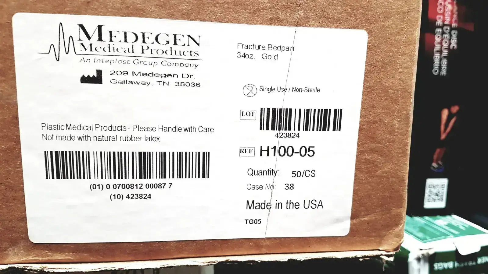 Medegen 50/CS Medegen Fracture Bedpan 12" Plastic Gold 1.1 Quart 1040ml H100-05 Bedpan, second-hand product photo 1