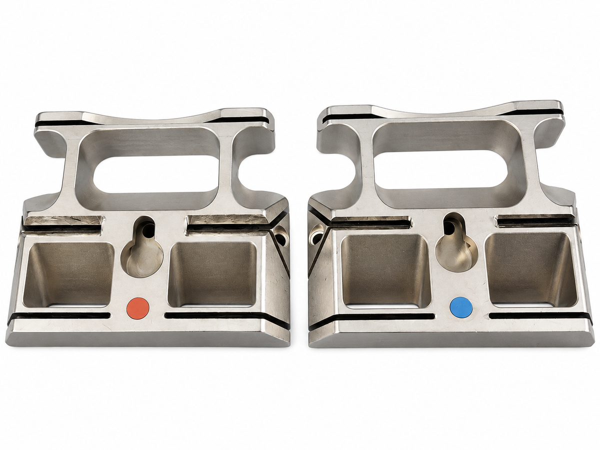 Lot of 2 Orthopedic Femoral Cutting Guide Blocks Surgical Instruments