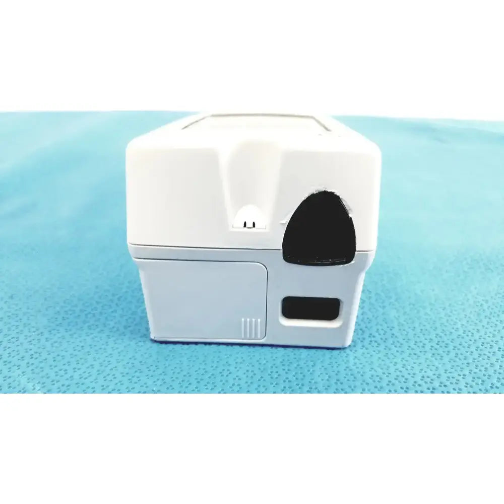 Abbott i-STAT 1 300-G Handheld Blood Analyzer (Need Battery) Handheld Blood Analyzer, second-hand product photo 5