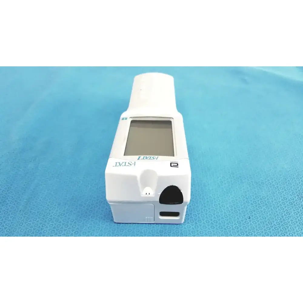 Abbott i-STAT 1 300-G Handheld Blood Analyzer (Need Battery) Handheld Blood Analyzer, second-hand product photo 4
