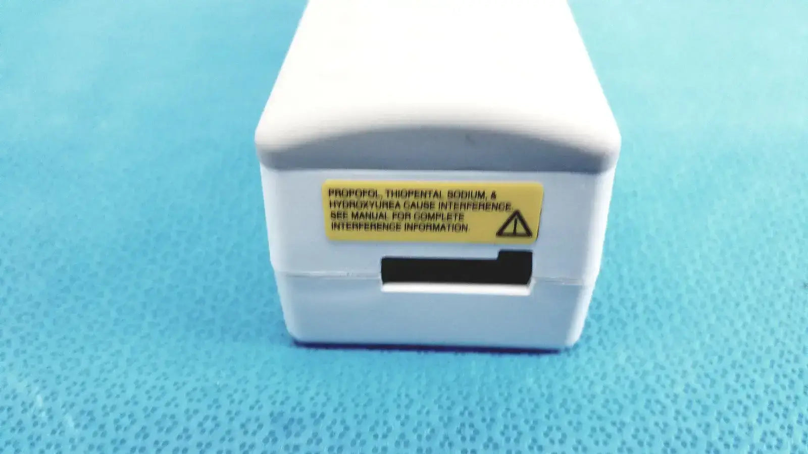 Abbott i-STAT 1 300-G Handheld Blood Analyzer (Need Battery) Handheld Blood Analyzer, second-hand product photo 2