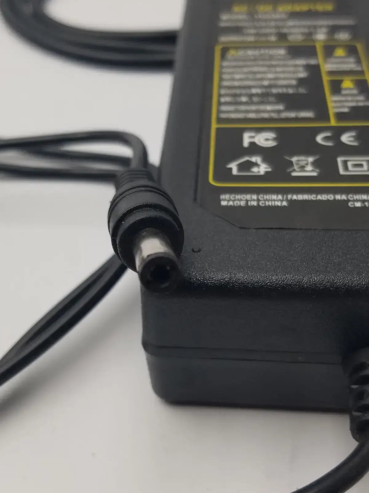 Generic AC/DC Adapter Model:YU0510 (100-240V-50/60Hz 1.6A) AC/DC Power Adapter, second-hand product photo 9