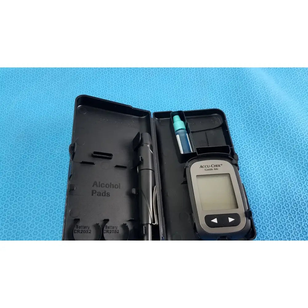 Reuse Medical Accu-Check Guide Blood Glucose Monitoring System Other Medical & Lab Equipment, second-hand product photo 1