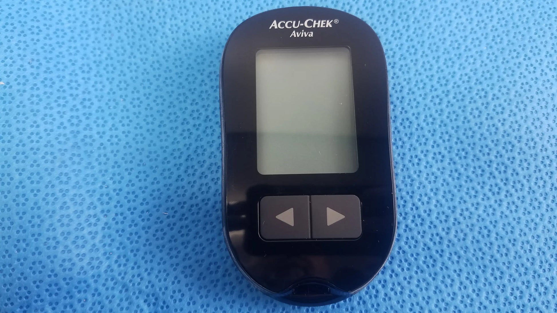 Accu-Chek Accu Chek Aviva Blood Glucose Monotring System With Bag Blood Glucose Monitoring System, second-hand product photo 2