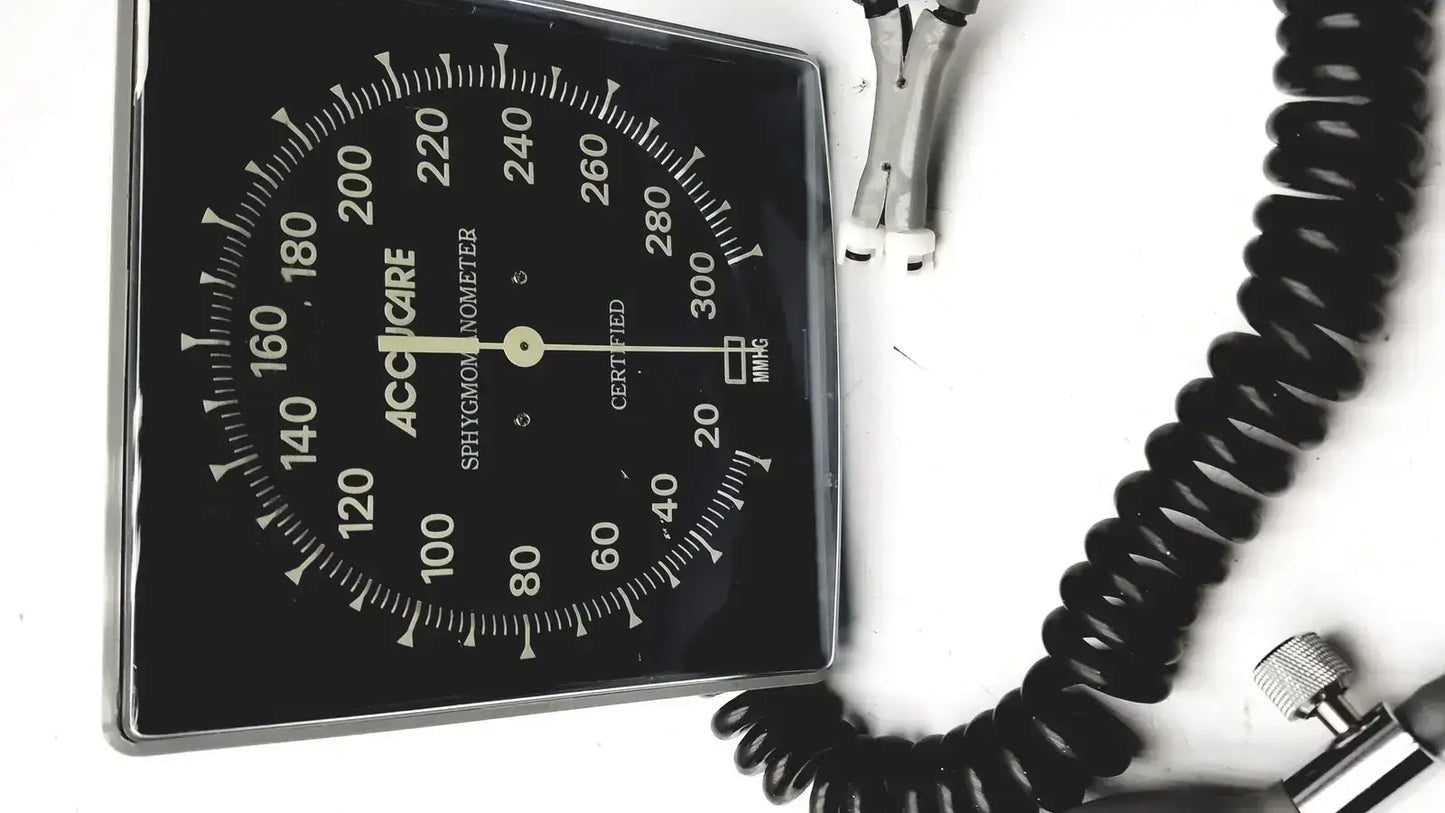 Accucare Sphygmomanometer Blood Pressure Monitor and Adult Cuff Blood Pressure Monitor, second-hand product photo 2