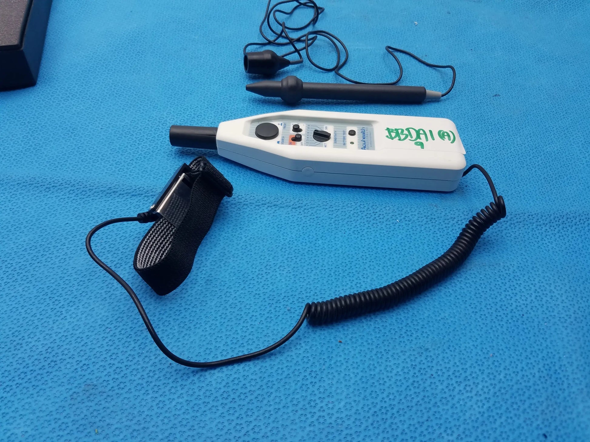 Acuhealth Pro 900 Nerve Stimulator Acupuncture Kit With Case Nerve Stimulator Acupuncture Kit, second-hand product photo 8