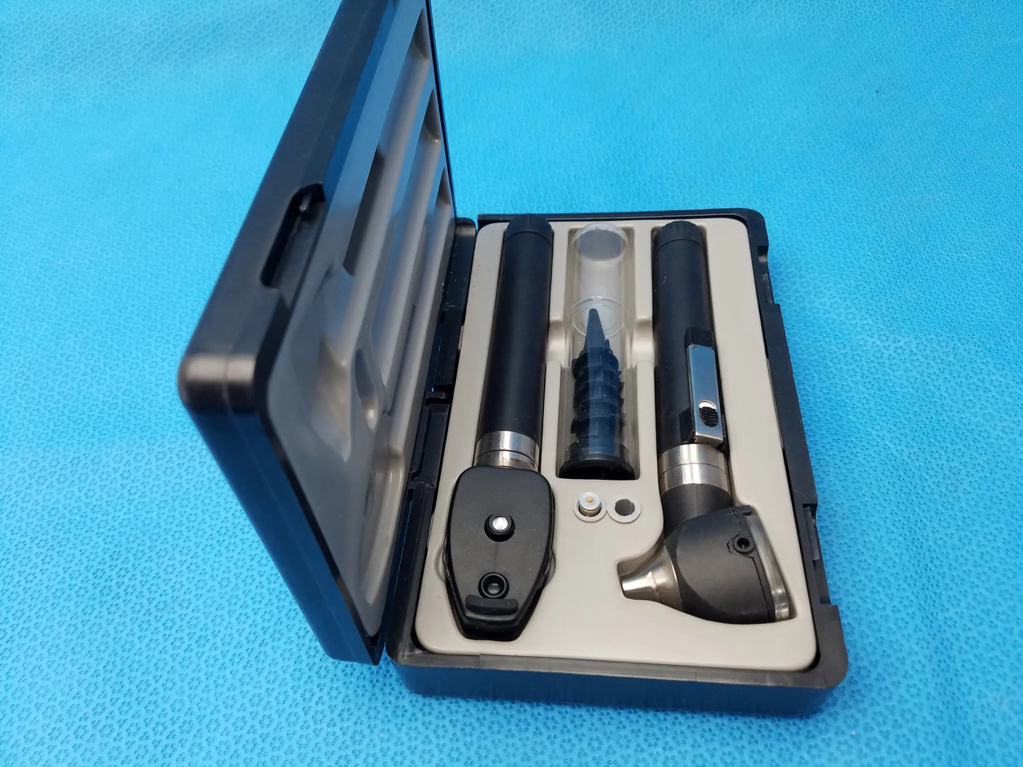 Black and silver otoscope kit with interchangeable tips in molded case from adc diagnostix pocket diagnostic set
