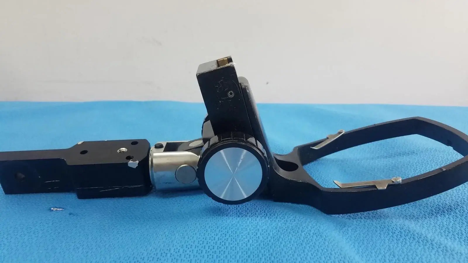 Reuse Medical Adjustable Flash Gun Bracket Flash Brackets, second-hand product photo 3