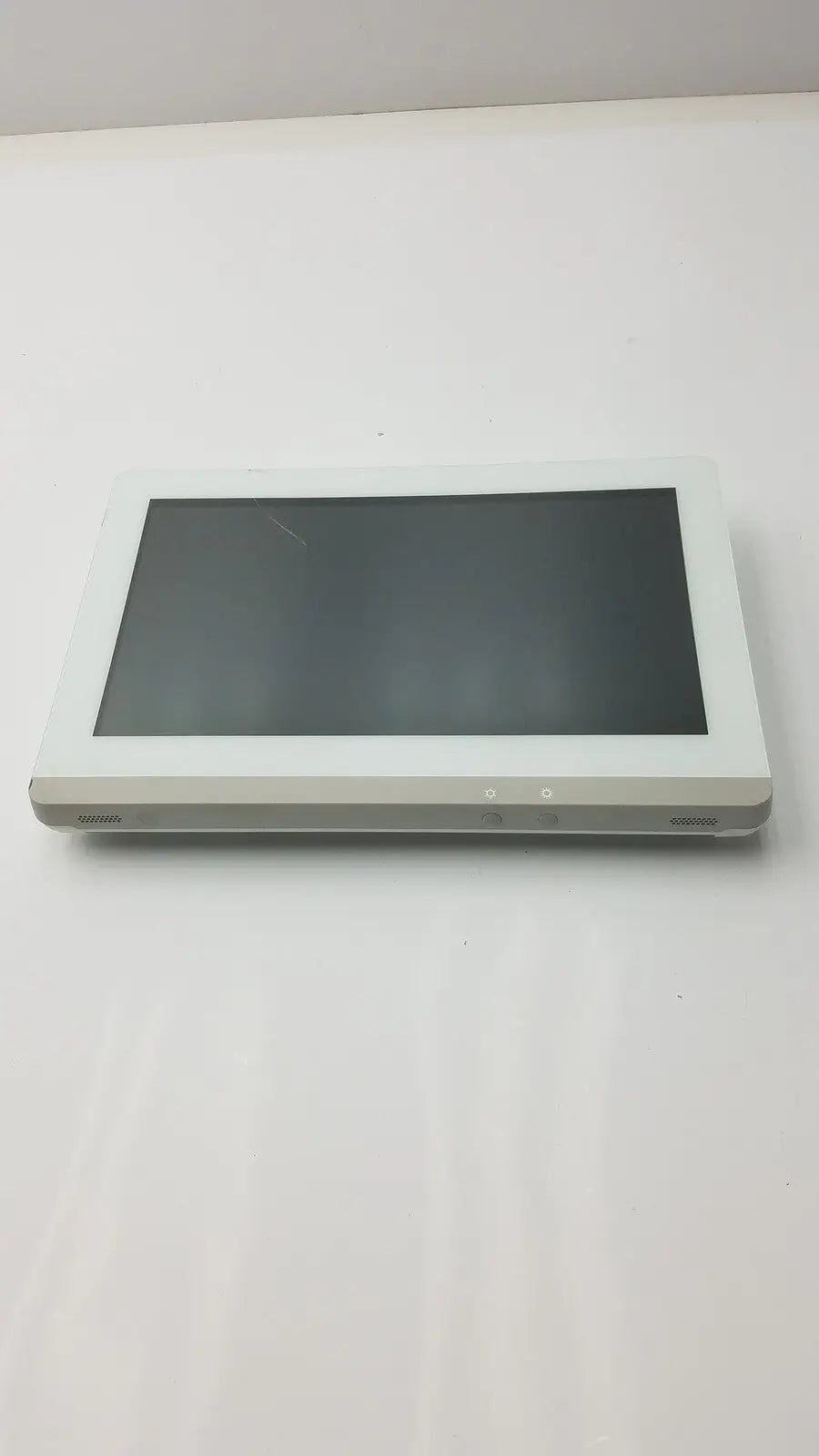 Advantech POC-615-11 LCD Display Computer Medical Panel PC, second-hand product photo 1